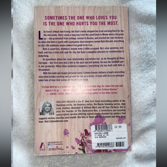 It Ends With Us by Colleen Hoover - Picture 2 of 2